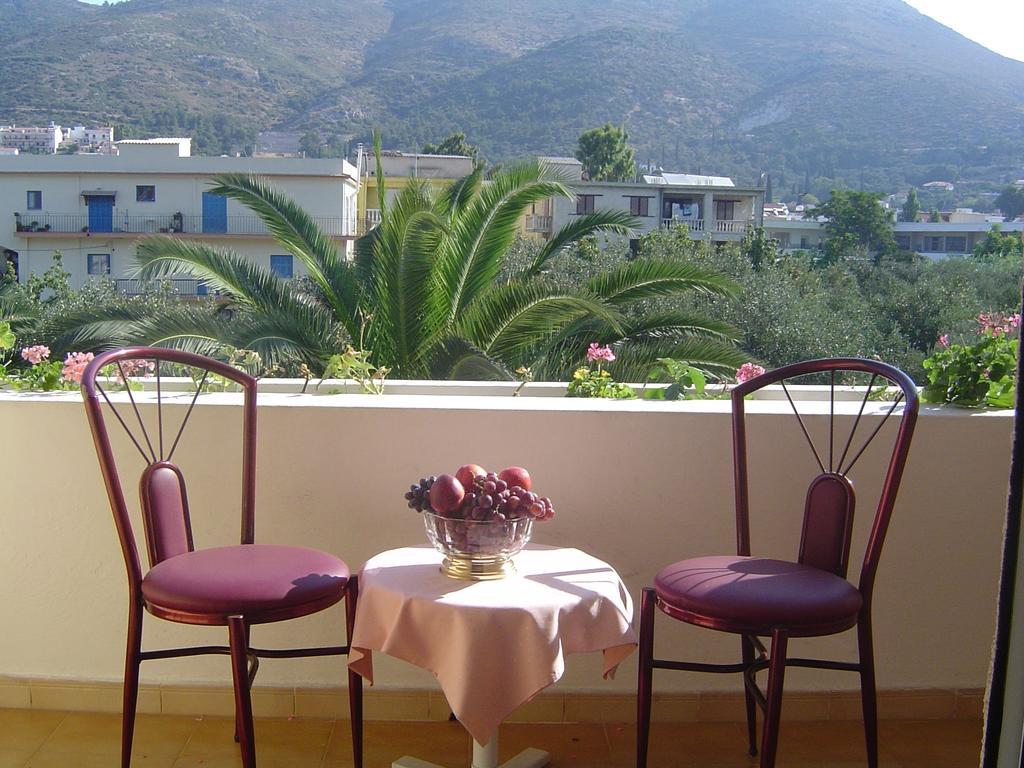 Paradise Hotel ساموس الغرفة الصورة