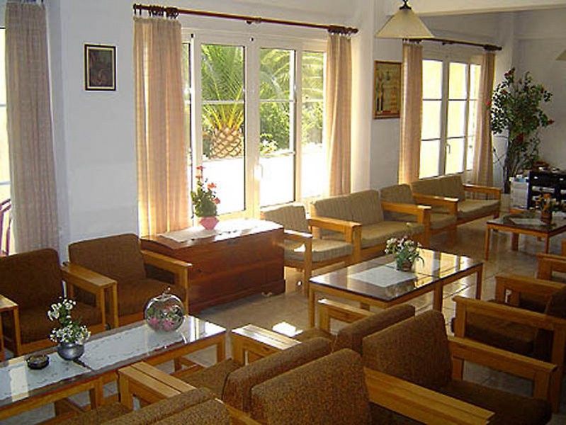 Paradise Hotel ساموس المطعم الصورة
